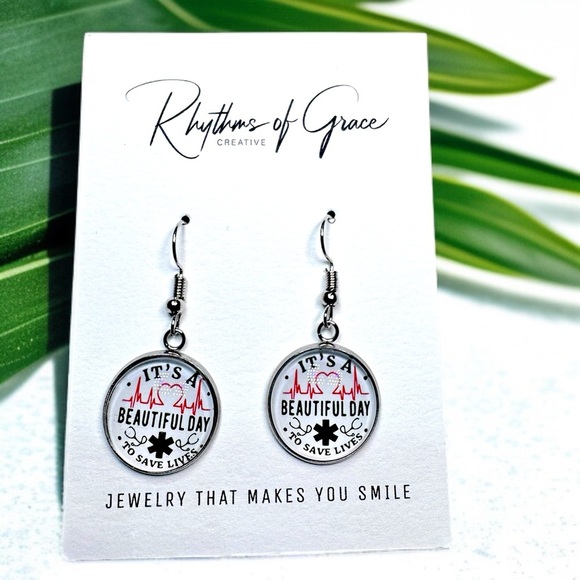 Save Lives in Style: Adorable Nurse & Grey's Anatomy Dangle Earrings! Cabochon - Picture 6 of 9